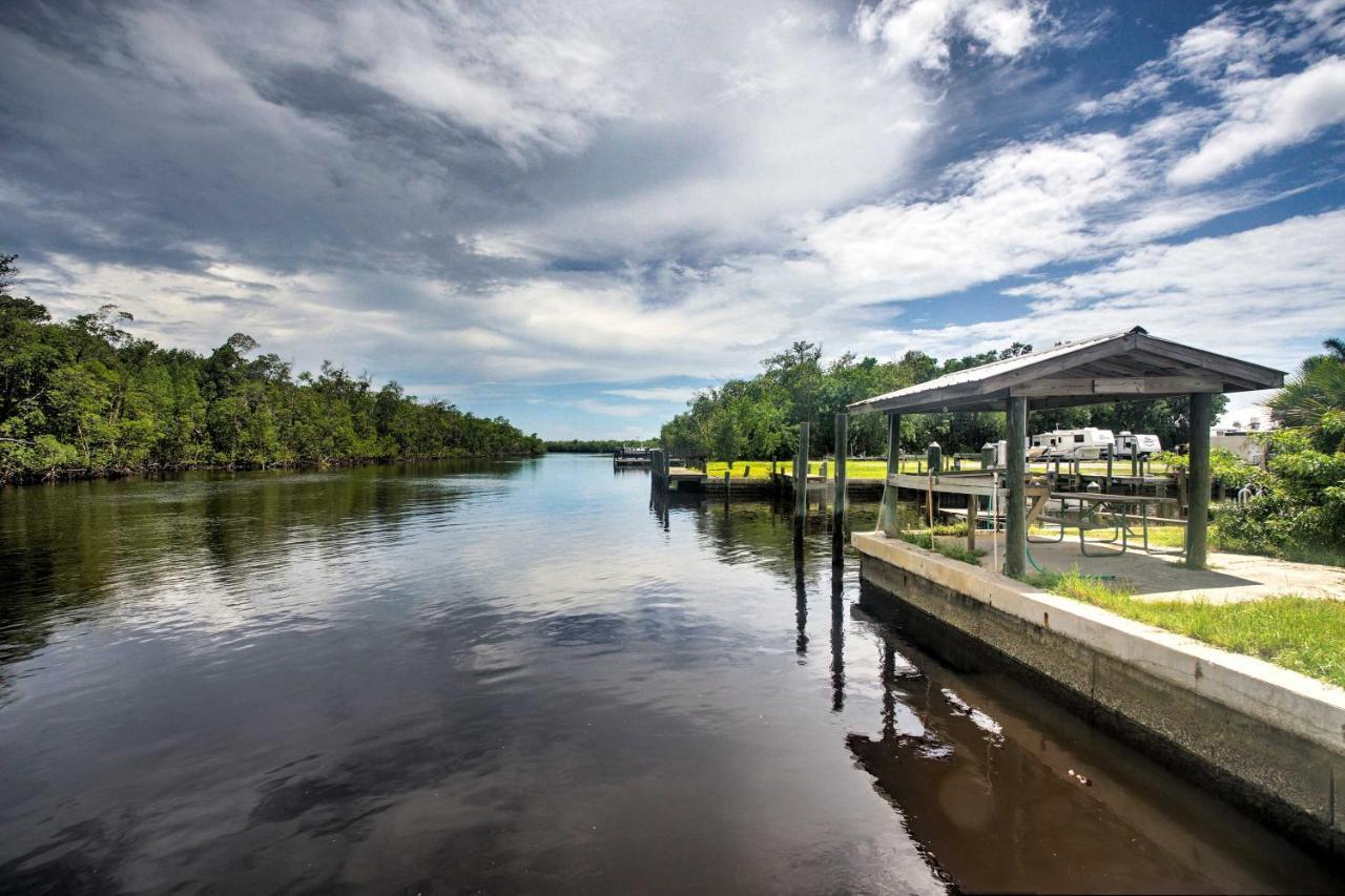 Everglades City Trailer Cabin Boat Slip And Porch! Exterior photo